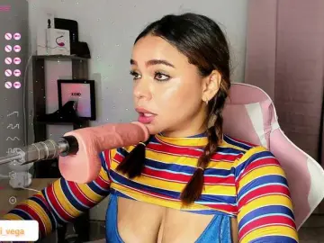 Bongacams Watch Live Sex Cams of MissVega-01