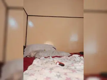 Bongacams Watch Live Sex Cams of COUGAR-AND-CUB