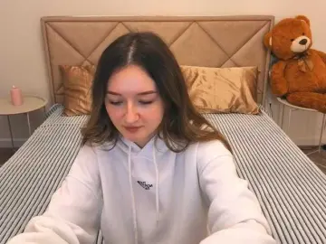 Bongacams Live Sex Cam of CyrenaLuxe