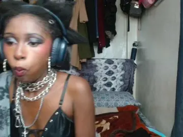 Bongacams Watch Live Sex Cams of Boughie-birdy