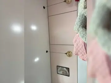 Bongacams Free Porn Cam of LeiaStone