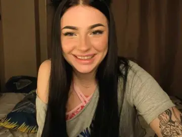 Bongacams Free Porn Cam of LisaAndDenis