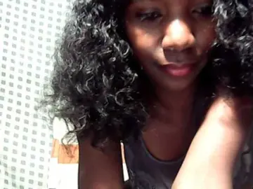 Bongacams Free Live Porn of LandiQueen12