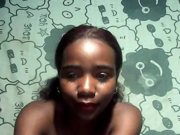 Bongacams Live Porn of LandiQueen12