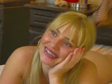 Bongacams Free Live Porn of MisshaNight