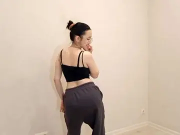 Bongacams Free Porn Cam of MyrleHenggeler