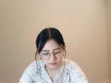 Bongacams Watch Live Sex Cams of MyrleHenggeler