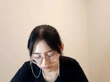 Bongacams Watch Live Sex Cams of MyrleHenggeler