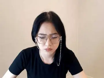 Bongacams Nude Webcam of MyrleHenggeler