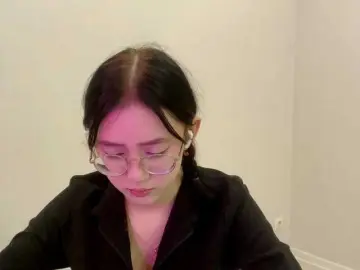 Bongacams Free Live Porn of MyrleHenggeler
