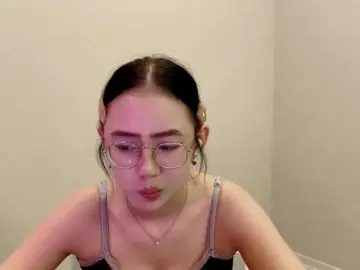 Bongacams Free Live Porn of MyrleHenggeler