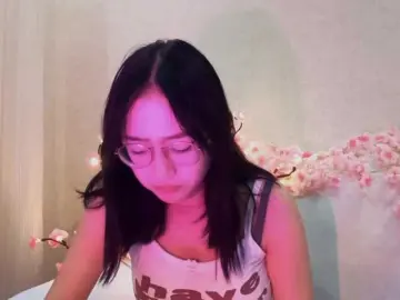 Bongacams Free Live Porn of MyrleHenggeler