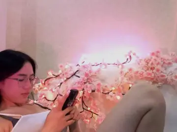 Bongacams Free Live Porn of MyrleHenggeler