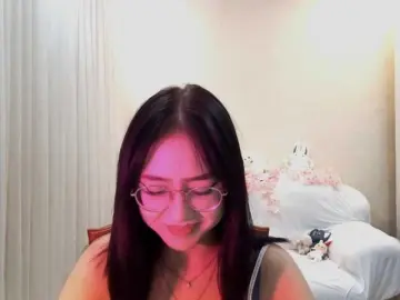 Bongacams Watch Live Sex Cams of MyrleHenggeler