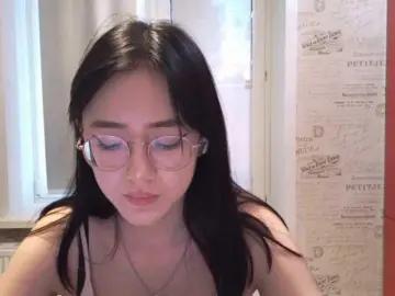 Bongacams Free Live Porn of MyrleHenggeler