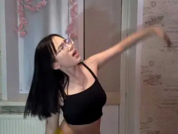 Bongacams Nude Webcam of MyrleHenggeler