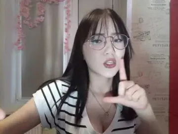 Bongacams Free Live Porn of MyrleHenggeler