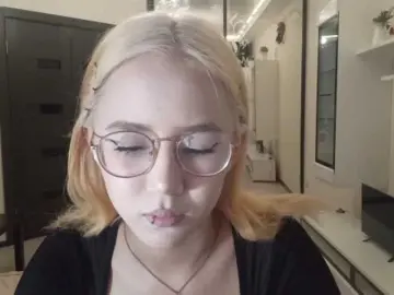 Bongacams Free Live Porn of MyrleHenggeler