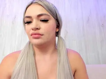 Bongacams Watch Live Sex Cams of milaowens