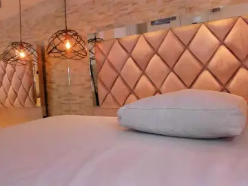 Bongacams Live Sex Cam of CeleneMidnight