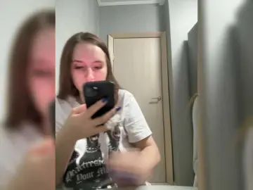 Bongacams Watch Live Sex Cams of Kira-Sofia