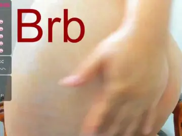 Bongacams Sex Cam of Squirtle-Girl