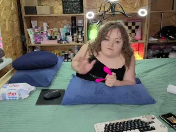 Bongacams Watch Live Sex Cams of Julia-79