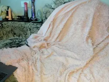 Bongacams Free Live Porn of EatFuckLove