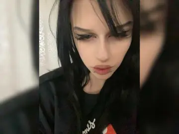 Bongacams Adult Video Chat of emog1rl