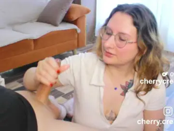 Bongacams Watch Live Sex Cams of milkxangelx