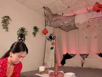 Bongacams Watch Live Sex Cams of Divine-Madness