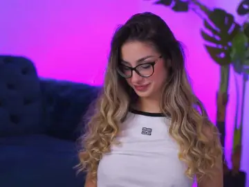 Bongacams Nude Webcam of MaddieBryggs