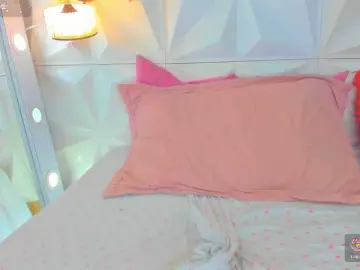 Bongacams Live Sex Cam of cutelatinaxxx