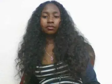 Bongacams Watch Live Sex Cams of Marinah1a