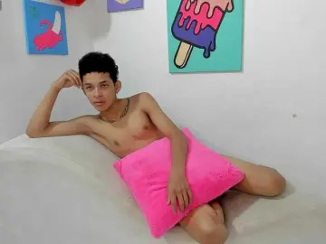 Bongacams Nude Webcam of slimfiree