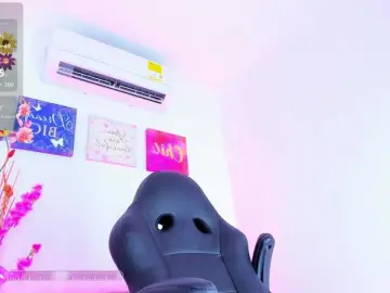 Bongacams Sex Cam of emysweett