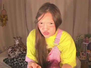 Bongacams Nude Webcam of Cute-Lolly