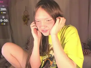 Bongacams Nude Webcam of Cute-Lolly