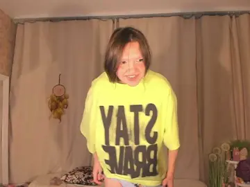 Bongacams Nude Webcam of Cute-Lolly