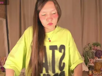 Bongacams Nude Webcam of Cute-Lolly