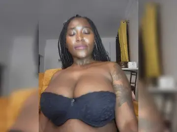 Bongacams Free Live Porn of HornyBigAss