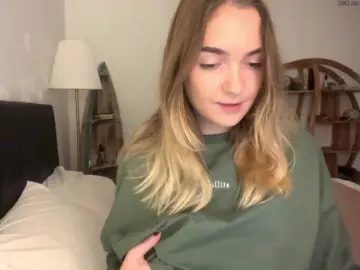 Bongacams Watch Live Sex Cams of RoxyHorny
