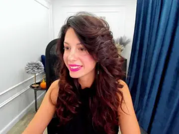 Bongacams Private Sex Chat of PeachMiragea