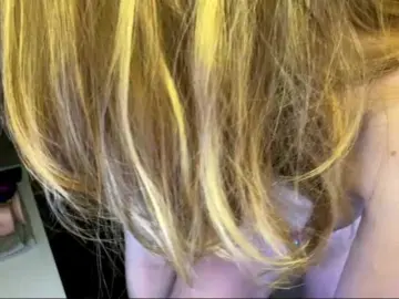 Bongacams Watch Live Sex Cams of Breakingamber