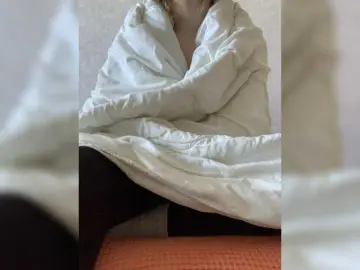 Bongacams Live Sex Cam of kisssssesmee
