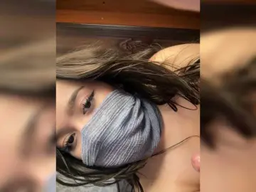 Bongacams Nude Webcam of TinnyRosea