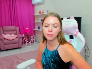 Bongacams Free Live Porn of Strawberrye