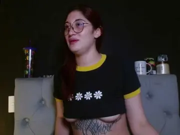 Bongacams Nude Webcam of Red-moonn