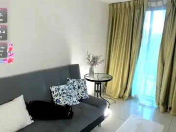 Bongacams Free Porn Cam of evelyne-xx