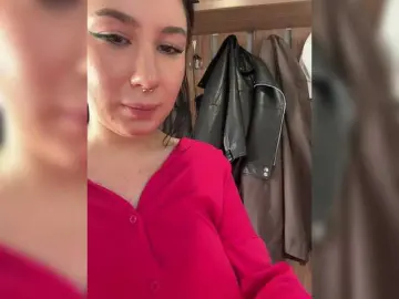 Bongacams Live Sex of CurvyWoman-